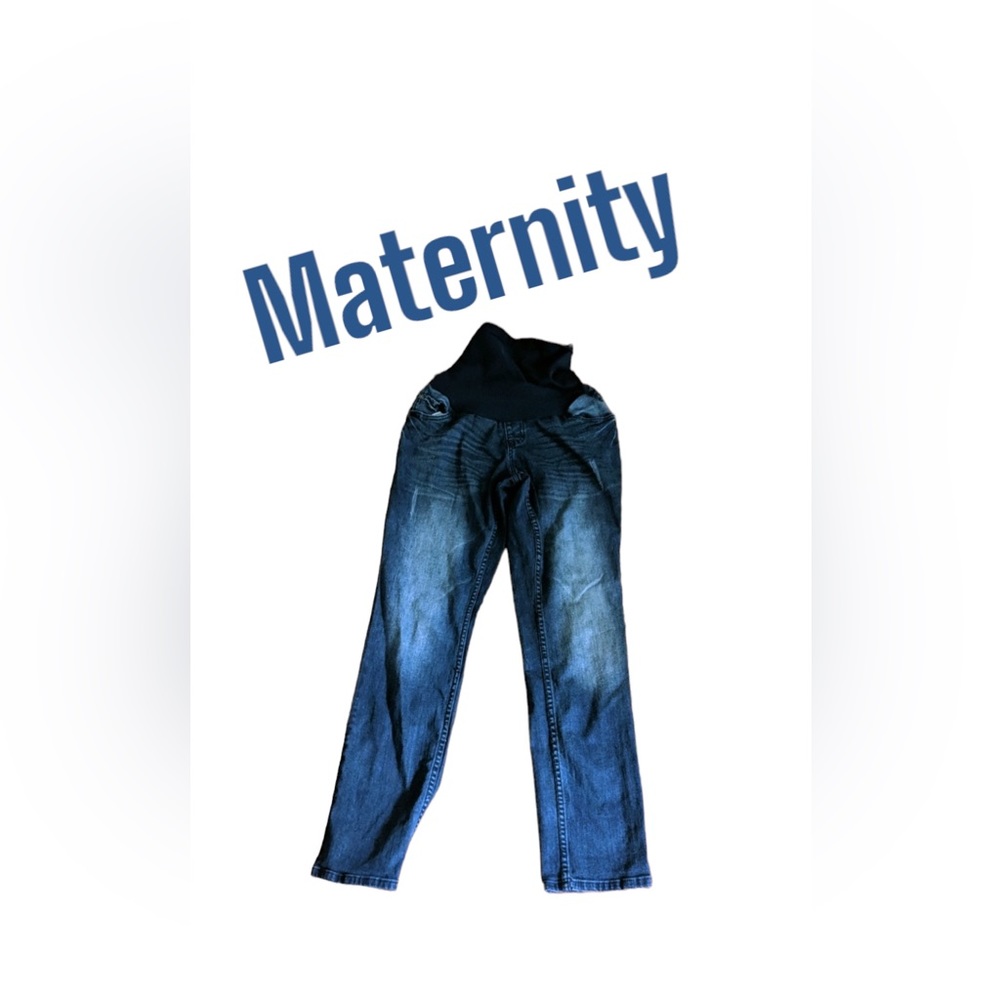 Over the belly maternity jeans😍